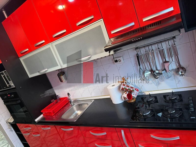 Moinesti, apartament 2 camere,